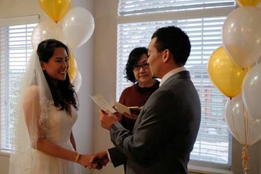 32 2017 Home wedding couple with balloons